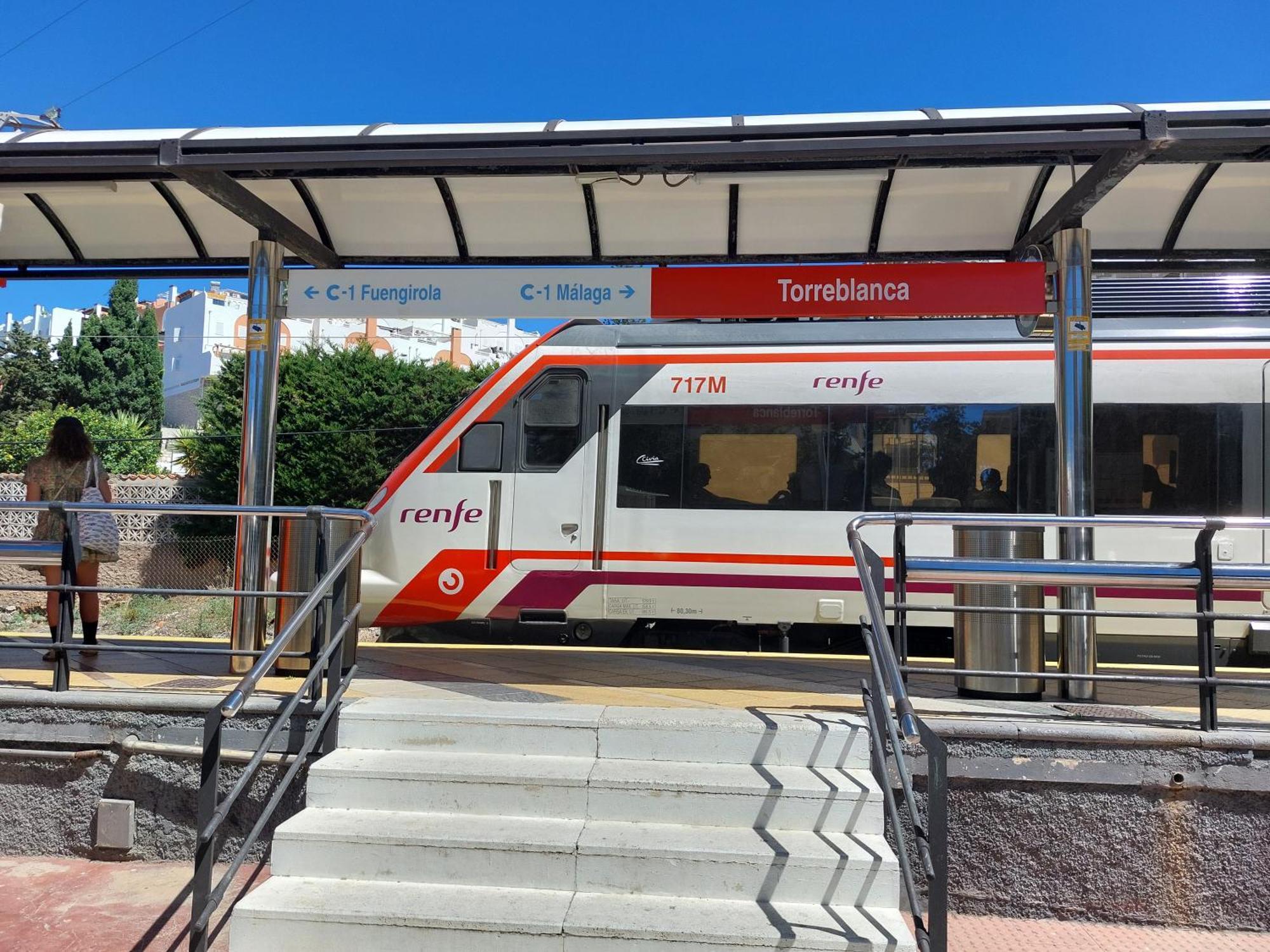 Estudio Con Piscina Y Parking, Playa A 4 Min A Pie, Tren A 2 Min Fuengirola Kültér fotó